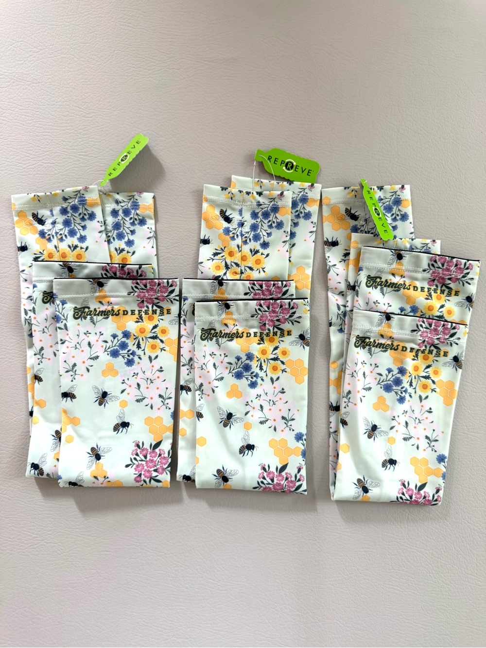 Farmers Defense Save the Bee's Protection Sleeves Small Medium - 3 Pairs - New
